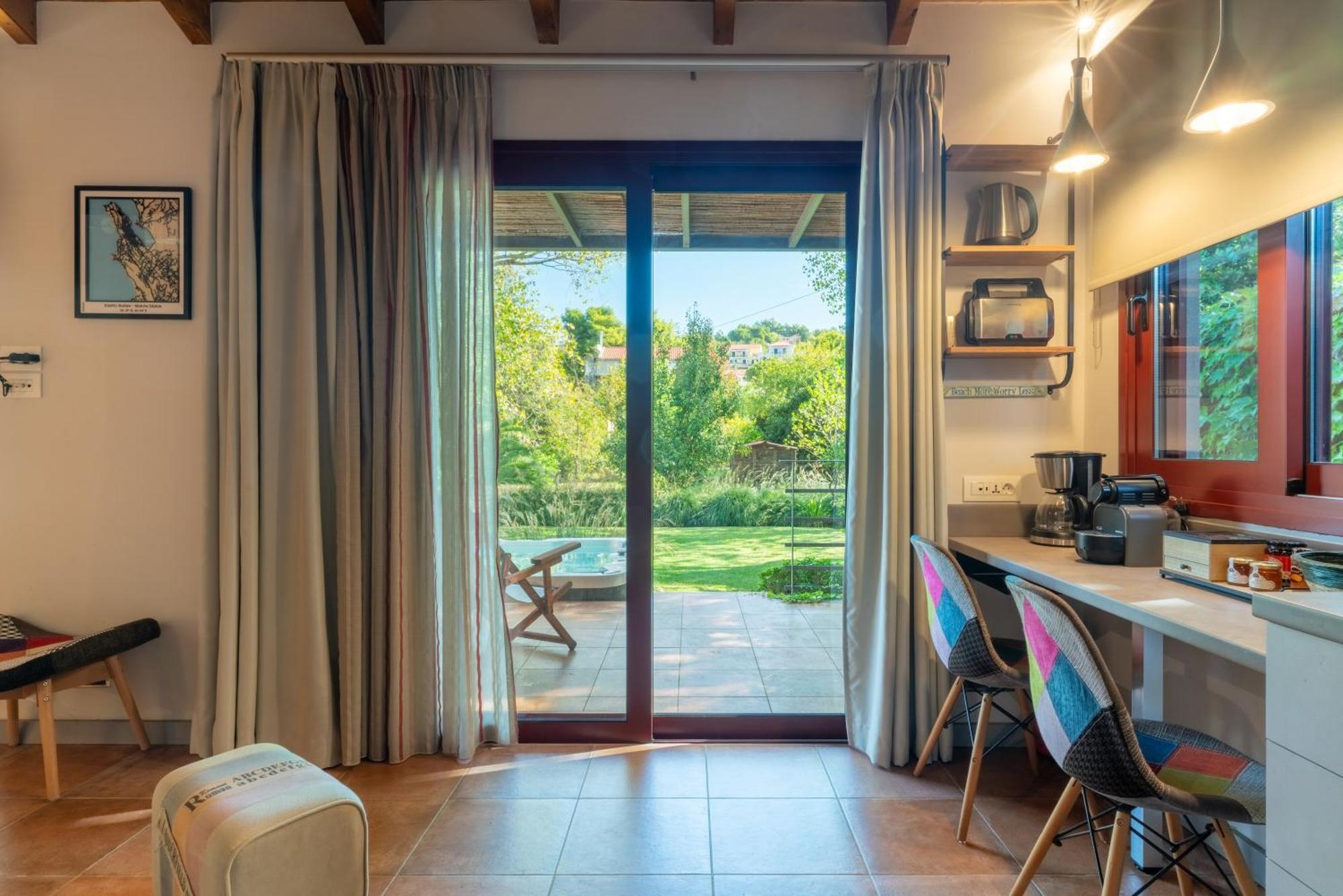 Klaritz Luxury Suites Lassi  Buitenkant foto