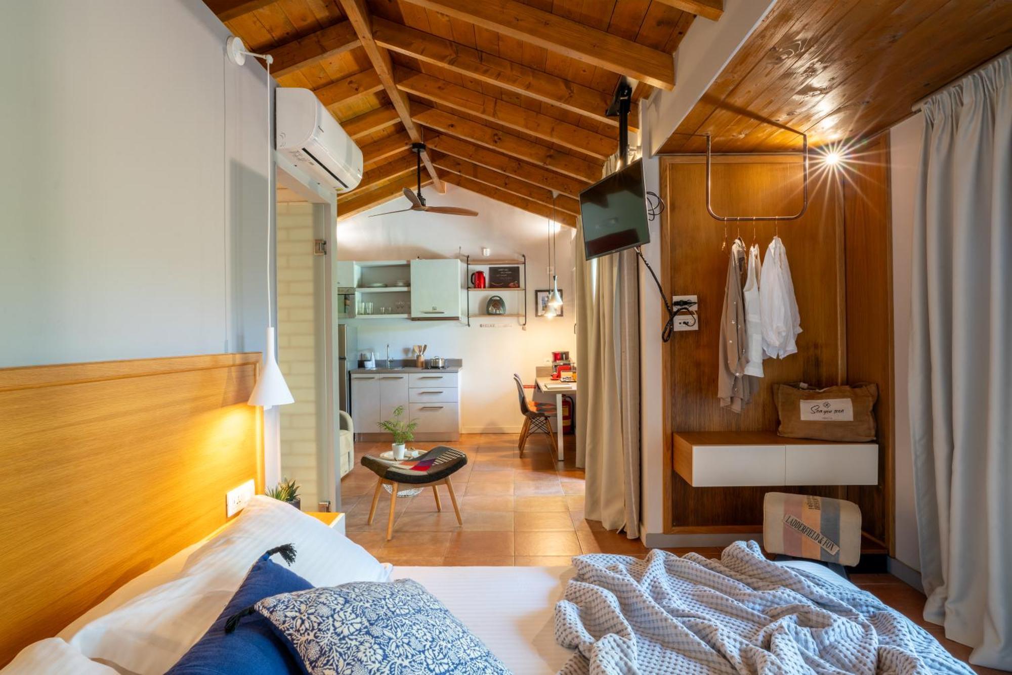 Klaritz Luxury Suites Lassi  Buitenkant foto