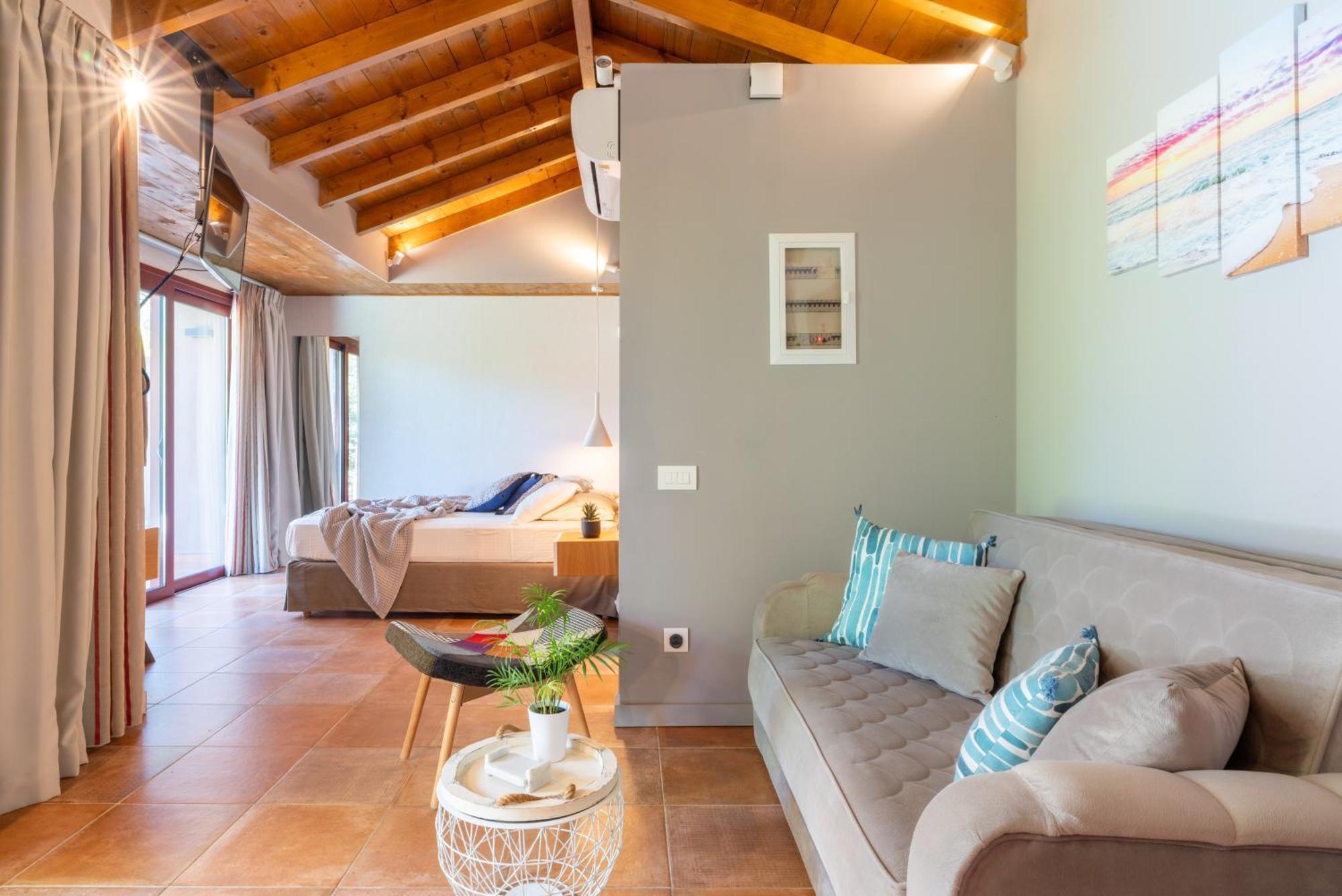 Klaritz Luxury Suites Lassi  Buitenkant foto