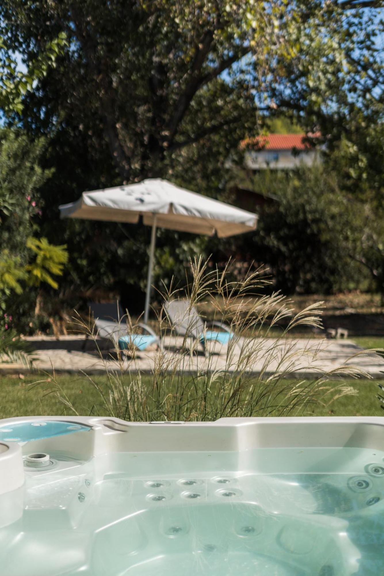 Klaritz Luxury Suites Lassi  Buitenkant foto