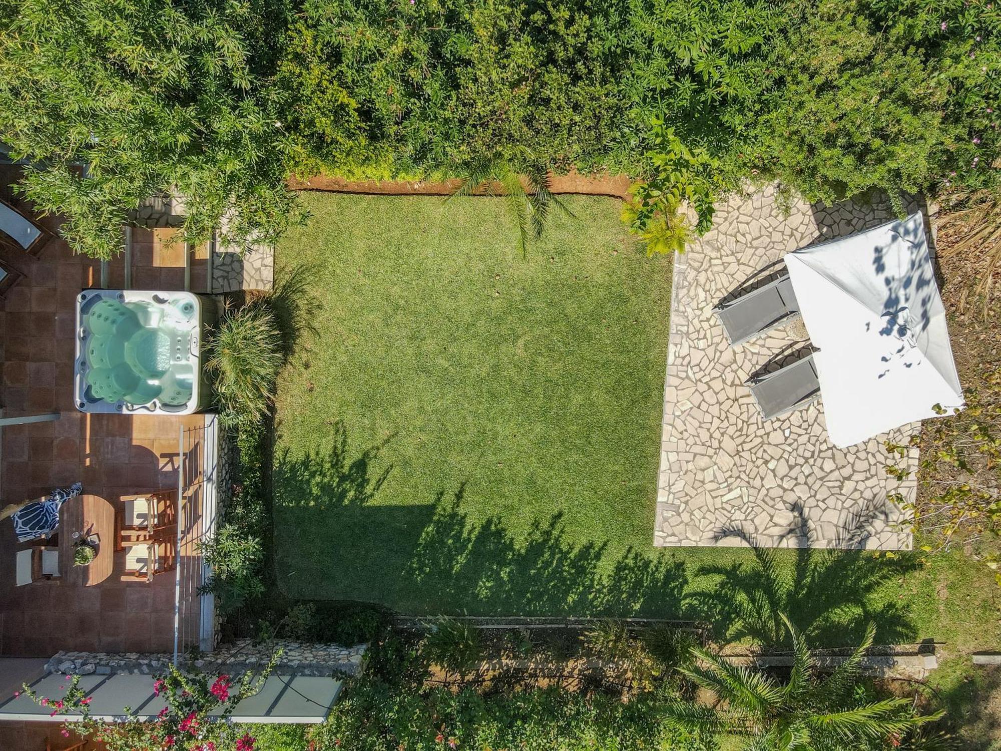 Klaritz Luxury Suites Lassi  Buitenkant foto