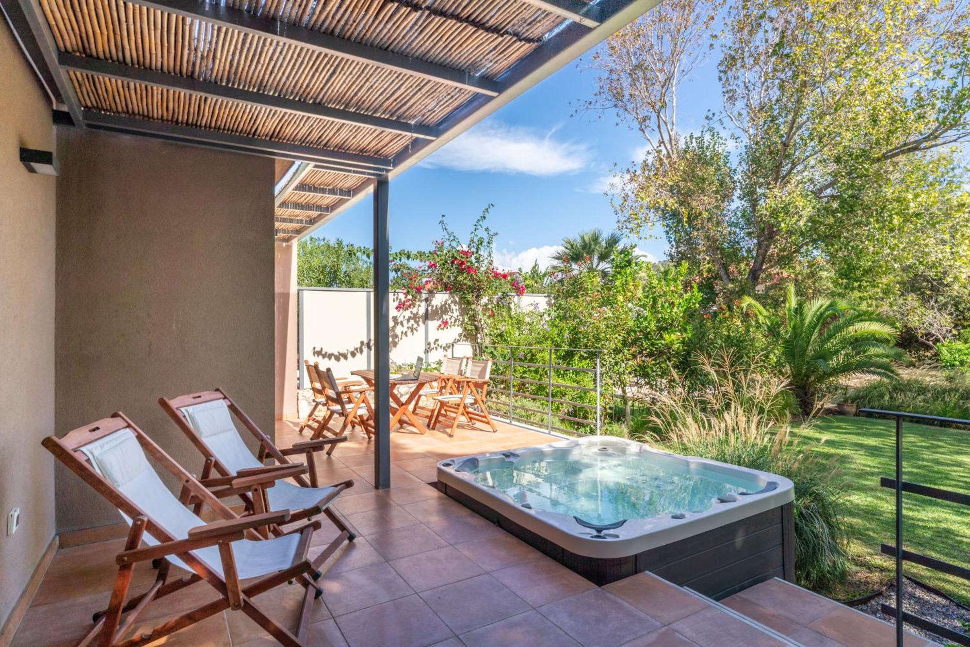 Klaritz Luxury Suites Lassi  Buitenkant foto